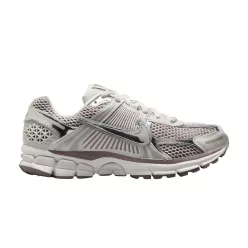 Nike Zoom Vomero 5 Metallic Silver Platinum Violet (Women's) alacsony szárú sneaker – termékfotó, oldalnézet