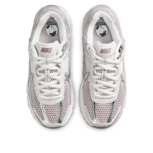 Nike Zoom Vomero 5 Metallic Silver Platinum Violet (Women's) alacsony szárú sneaker – termékfotó, oldalnézet