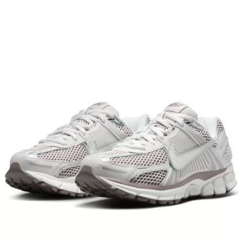 Nike Zoom Vomero 5 Metallic Silver Platinum Violet (Women's) alacsony szárú sneaker – termékfotó, oldalnézet