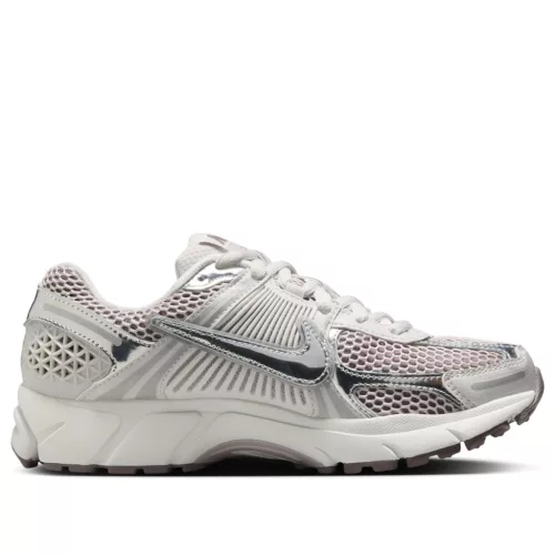 Nike Zoom Vomero 5 Metallic Silver Platinum Violet (Women's) alacsony szárú sneaker – termékfotó, oldalnézet