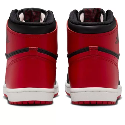 Jordan 1 Retro High '85 OG Bred (2025) magas szárú sneaker – termékfotó, oldalnézet