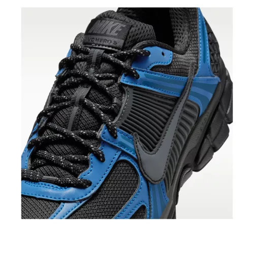 Nike Zoom Vomero 5 Black Court Blue alacsony szárú sneaker – termékfotó, oldalnézet