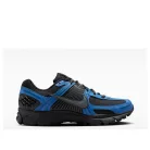 Nike Zoom Vomero 5 Black Court Blue alacsony szárú sneaker – termékfotó, oldalnézet