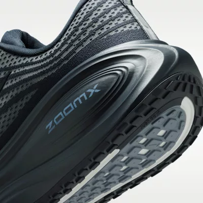 Nike Vomero Plus Thunder Blue Obsidian alacsony szárú sneaker – termékfotó, oldalnézet