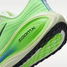 Nike Vomero Plus Volt Tint Lime Blast Sapphire alacsony szárú sneaker – termékfotó, oldalnézet