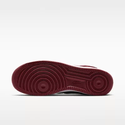 Nike Air Force 1 Low Kobe Bryant Forever Lower Merion Away alacsony szárú sneaker – termékfotó, oldalnézet
