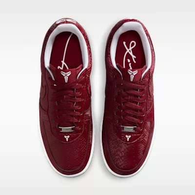 Nike Air Force 1 Low Kobe Bryant Forever Lower Merion Away alacsony szárú sneaker – termékfotó, oldalnézet