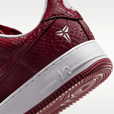 Nike Air Force 1 Low Kobe Bryant Forever Lower Merion Away alacsony szárú sneaker – termékfotó, oldalnézet