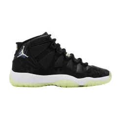 Jordan 11 Retro Black Barely Volt (GS) alacsony szárú sneaker – termékfotó, oldalnézet