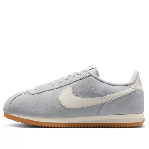 Nike Cortez Light Smoke Grey Sail Gum (Women's) alacsony szárú sneaker – termékfotó, oldalnézet