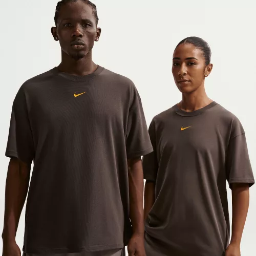 Nike x NOCTA CS T-Shirt Baroque Brown – termékfotó, oldalnézet