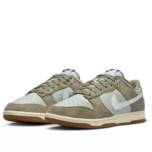 Nike Dunk Low Retro SE Light Silver Light Army Sail White alacsony szárú sneaker – termékfotó, oldalnézet