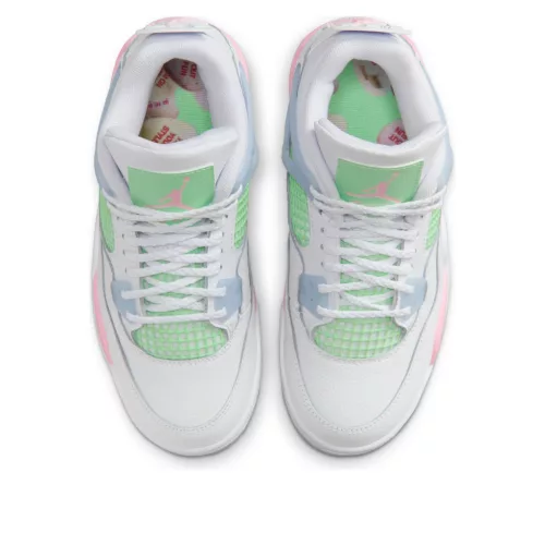 Jordan 4 Retro Valentine's Day (2026) (GS) alacsony szárú sneaker – termékfotó, oldalnézet