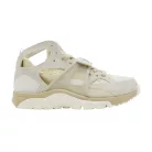 Nike Air Trainer Huarache Sail alacsony szárú sneaker – termékfotó, oldalnézet