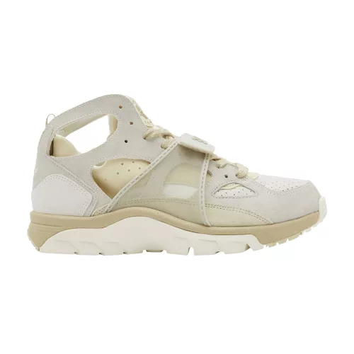 Nike Air Trainer Huarache Sail alacsony szárú sneaker – termékfotó, oldalnézet