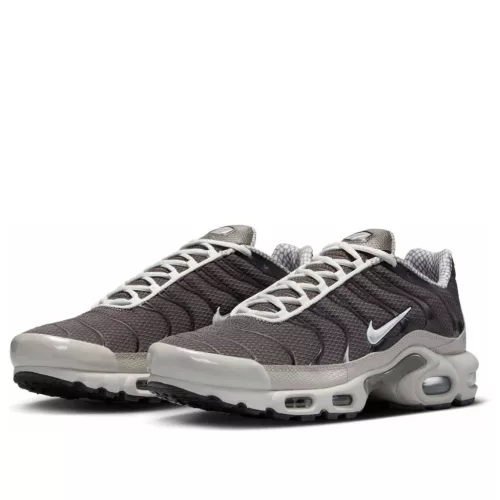 Nike Air Max Plus Year of The Snake alacsony szárú sneaker – termékfotó, oldalnézet
