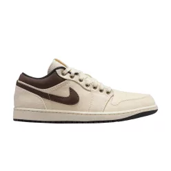 Jordan 1 Low Premium Pale Ivory Off Noir Baroque Brown alacsony szárú sneaker – termékfotó, oldalnézet