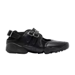 Nike Air Rift Triple Black Buckle Strap (Women's) alacsony szárú sneaker – termékfotó, oldalnézet