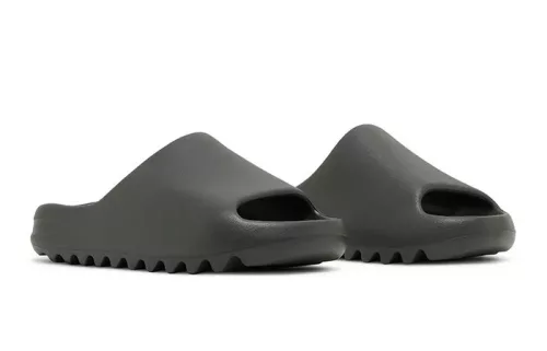 adidas Yeezy Slide Dark Onyx sneaker – termékfotó, oldalnézet