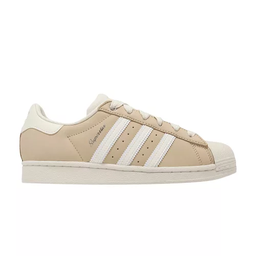 Adidas Wmns Superstar 'Sand Strata' alacsony szárú sneaker – termékfotó, oldalnézet