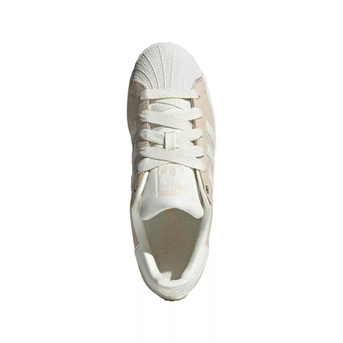 Adidas Wmns Superstar 'Sand Strata' alacsony szárú sneaker – termékfotó, oldalnézet
