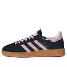 adidas Handball Spezial Core Black Clear Pink Gum (Women's) alacsony szárú sneaker – termékfotó, oldalnézet