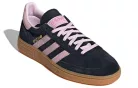 adidas Handball Spezial Core Black Clear Pink Gum (Women's) alacsony szárú sneaker – termékfotó, oldalnézet