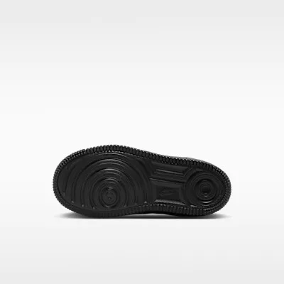Nike Force 1 Low Black (PS) alacsony szárú sneaker – termékfotó, oldalnézet