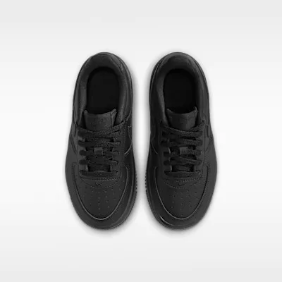 Nike Force 1 Low Black (PS) alacsony szárú sneaker – termékfotó, oldalnézet