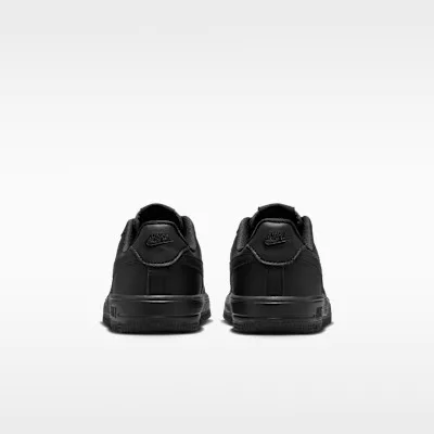 Nike Force 1 Low Black (PS) alacsony szárú sneaker – termékfotó, oldalnézet
