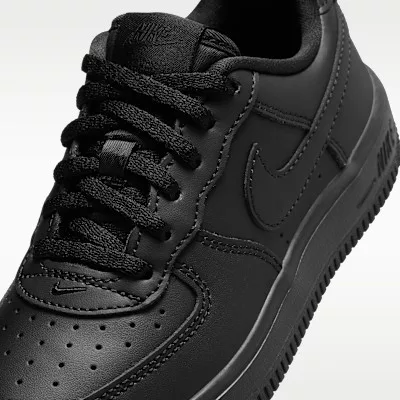 Nike Force 1 Low Black (PS) alacsony szárú sneaker – termékfotó, oldalnézet