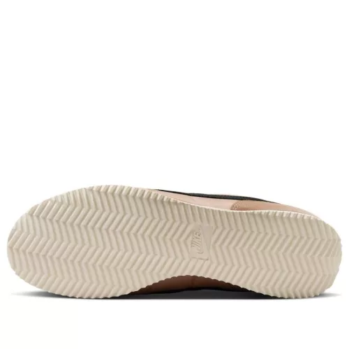 Nike Cortez Desert Black Sail (Women's) alacsony szárú sneaker – termékfotó, oldalnézet