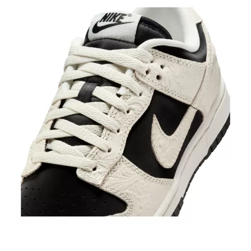 Nike Dunk Low Embossed Black Sail alacsony szárú sneaker – termékfotó, oldalnézet