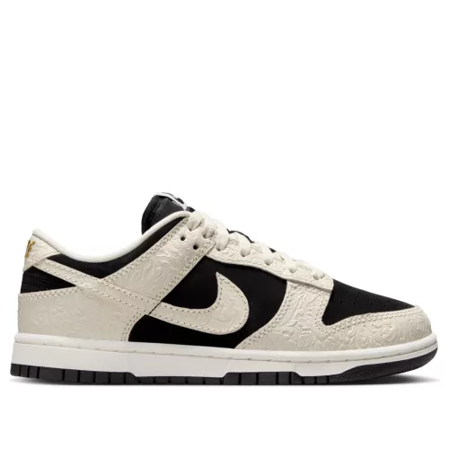 Nike Dunk Low Embossed Black Sail alacsony szárú sneaker – termékfotó, oldalnézet