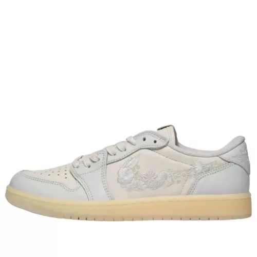 Jordan 1 Retro Low OG Rabbit Floral Swoosh alacsony szárú sneaker – termékfotó, oldalnézet