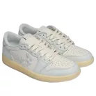 Jordan 1 Retro Low OG Rabbit Floral Swoosh alacsony szárú sneaker – termékfotó, oldalnézet