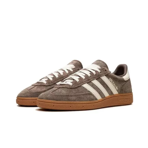 adidas Handball Spezial Earth Strata Gum (Women's) alacsony szárú sneaker – termékfotó, oldalnézet