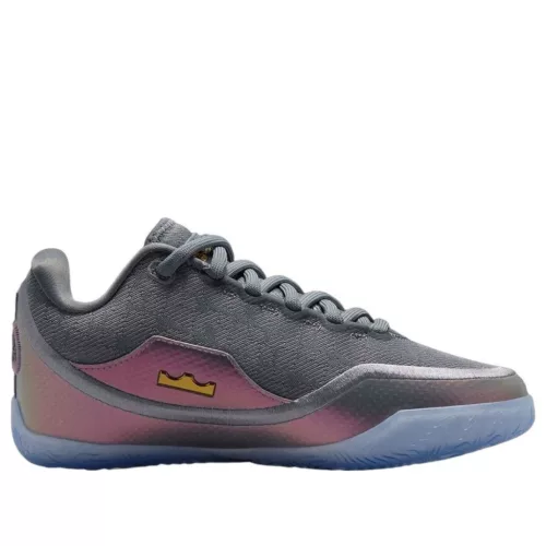 Nike LeBron XXIII Shut Up and Dribble alacsony szárú sneaker – termékfotó, oldalnézet