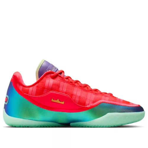 Nike LeBron 23 Stocking Stuffer magas szárú sneaker – termékfotó, oldalnézet