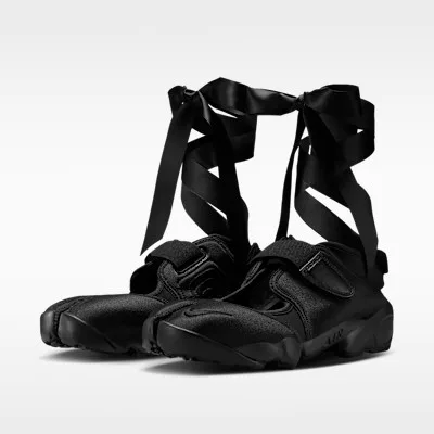 Nike Air Rift Triple Black Satin (Women's) alacsony szárú sneaker – termékfotó, oldalnézet