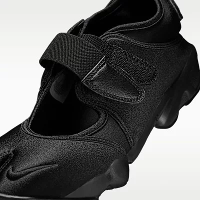 Nike Air Rift Triple Black Satin (Women's) alacsony szárú sneaker – termékfotó, oldalnézet