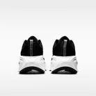 Nike Vomero Plus Extra Wide 'Black Cool Grey' alacsony szárú sneaker – termékfotó, oldalnézet