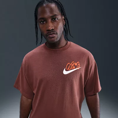 Nike Solo Swoosh Men's T-Shirt Red Sepia – termékfotó, oldalnézet