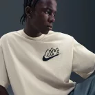Nike Solo Swoosh Men's T-Shirt Light Khaki – termékfotó, oldalnézet