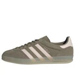 adidas Gazelle Indoor Olive Strata Wonder Quartz alacsony szárú sneaker – termékfotó, oldalnézet