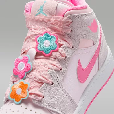 Jordan 1 Mid ALT SE Spring Flowers (GS) közepes szárú sneaker – termékfotó, oldalnézet