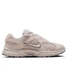 Nike V5 RNR 'Moon Particle Light Brown' alacsony szárú sneaker – termékfotó, oldalnézet