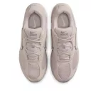 Nike V5 RNR 'Moon Particle Light Brown' alacsony szárú sneaker – termékfotó, oldalnézet