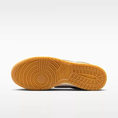 Nike Dunk Low Retro SE Light Bone Pilgrim alacsony szárú sneaker – termékfotó, oldalnézet