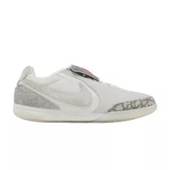 Nike Tiempo Streetgato SE 'Phantom' alacsony szárú sneaker – termékfotó, oldalnézet